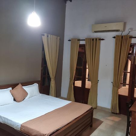 Stellar Inn Peradeniya Bagian luar foto