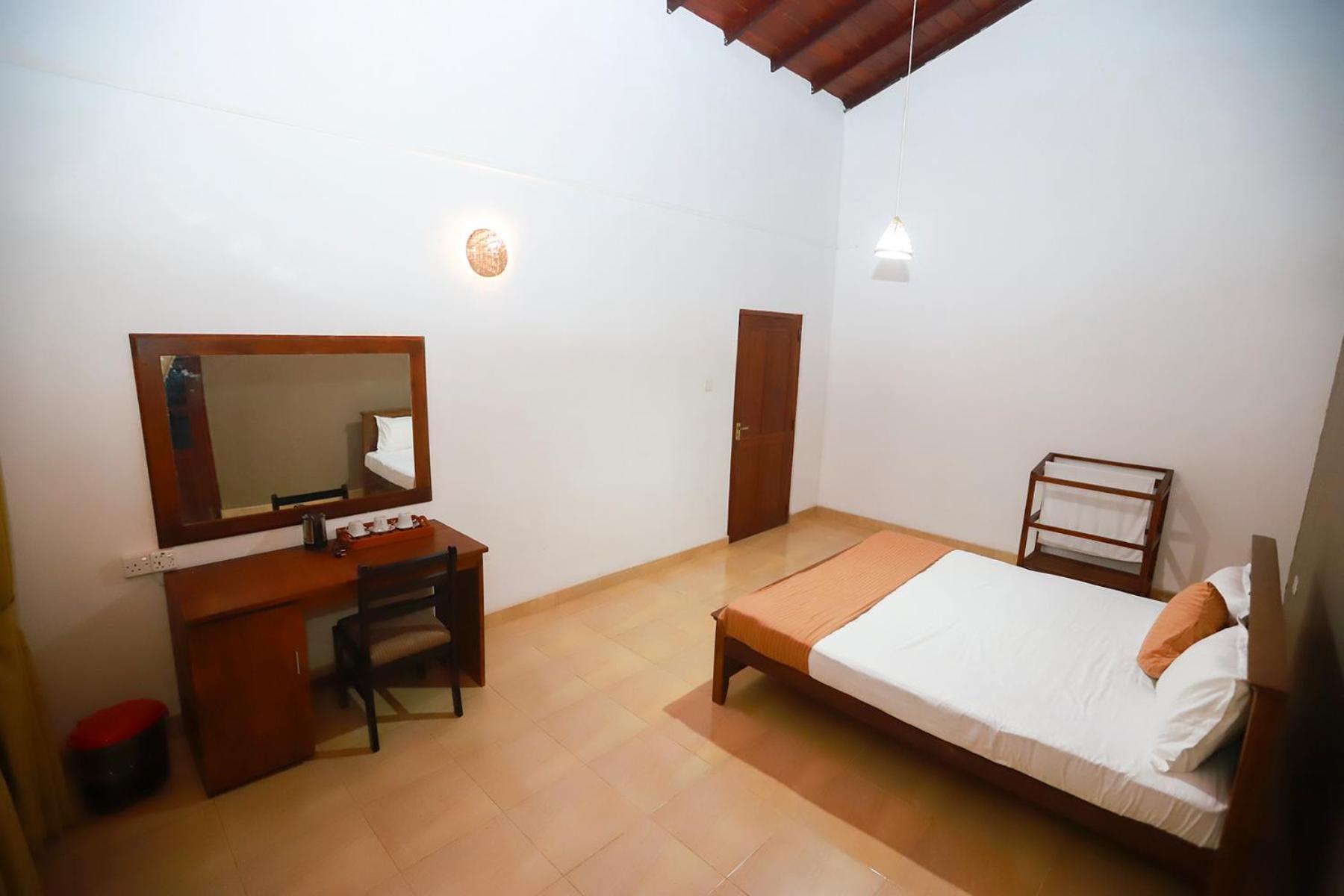 Stellar Inn Peradeniya Bagian luar foto