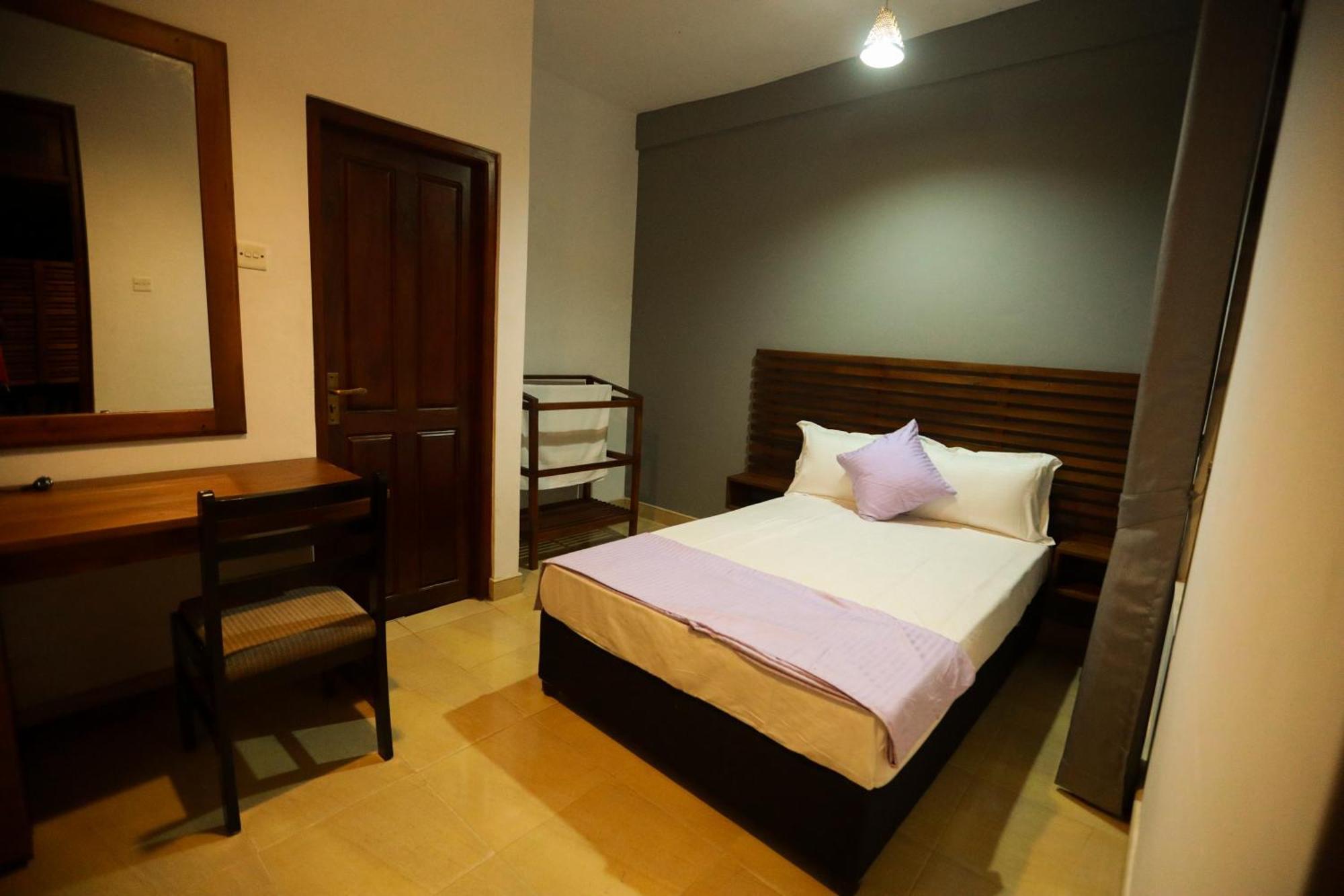 Stellar Inn Peradeniya Bagian luar foto