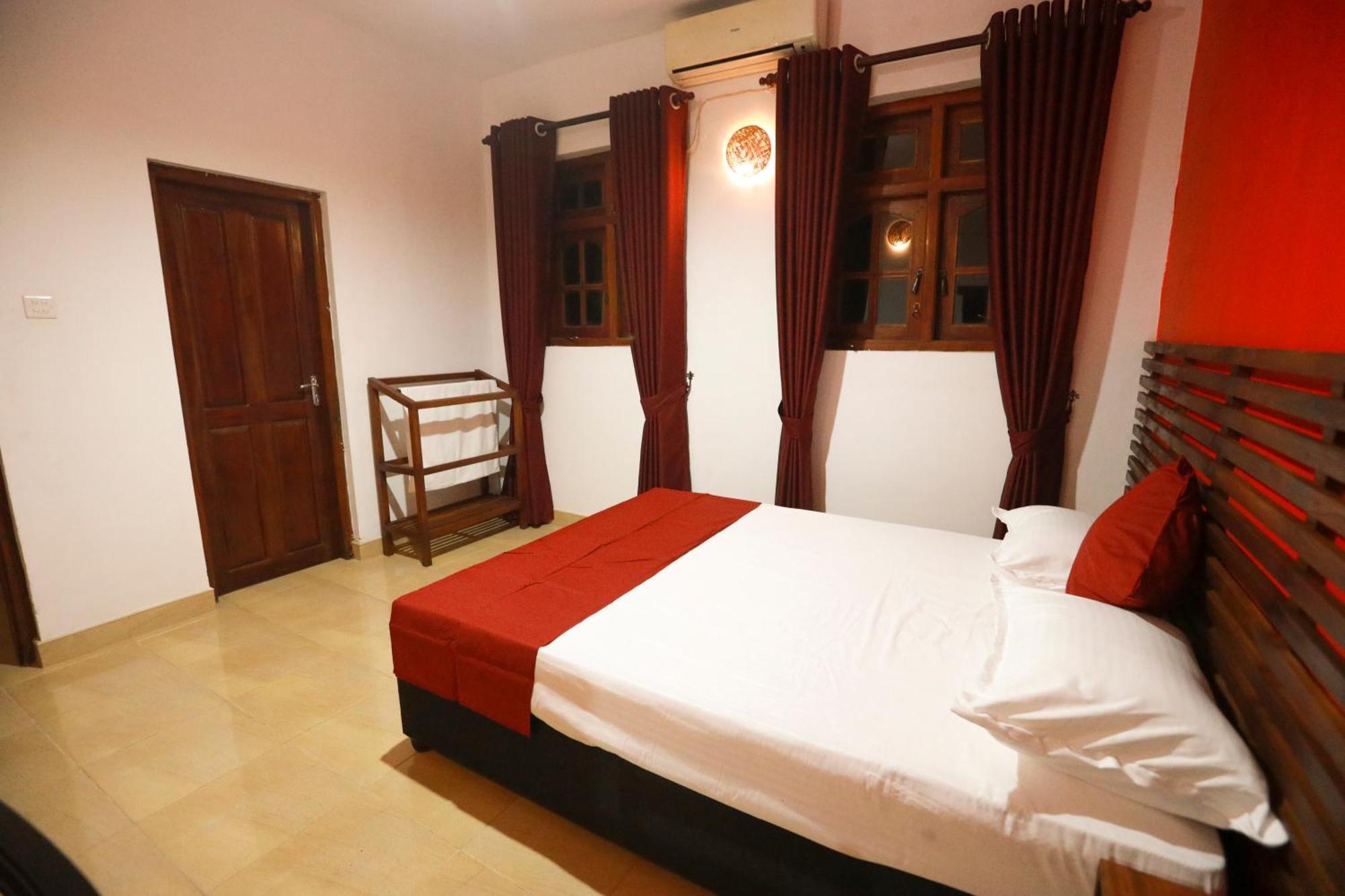Stellar Inn Peradeniya Bagian luar foto